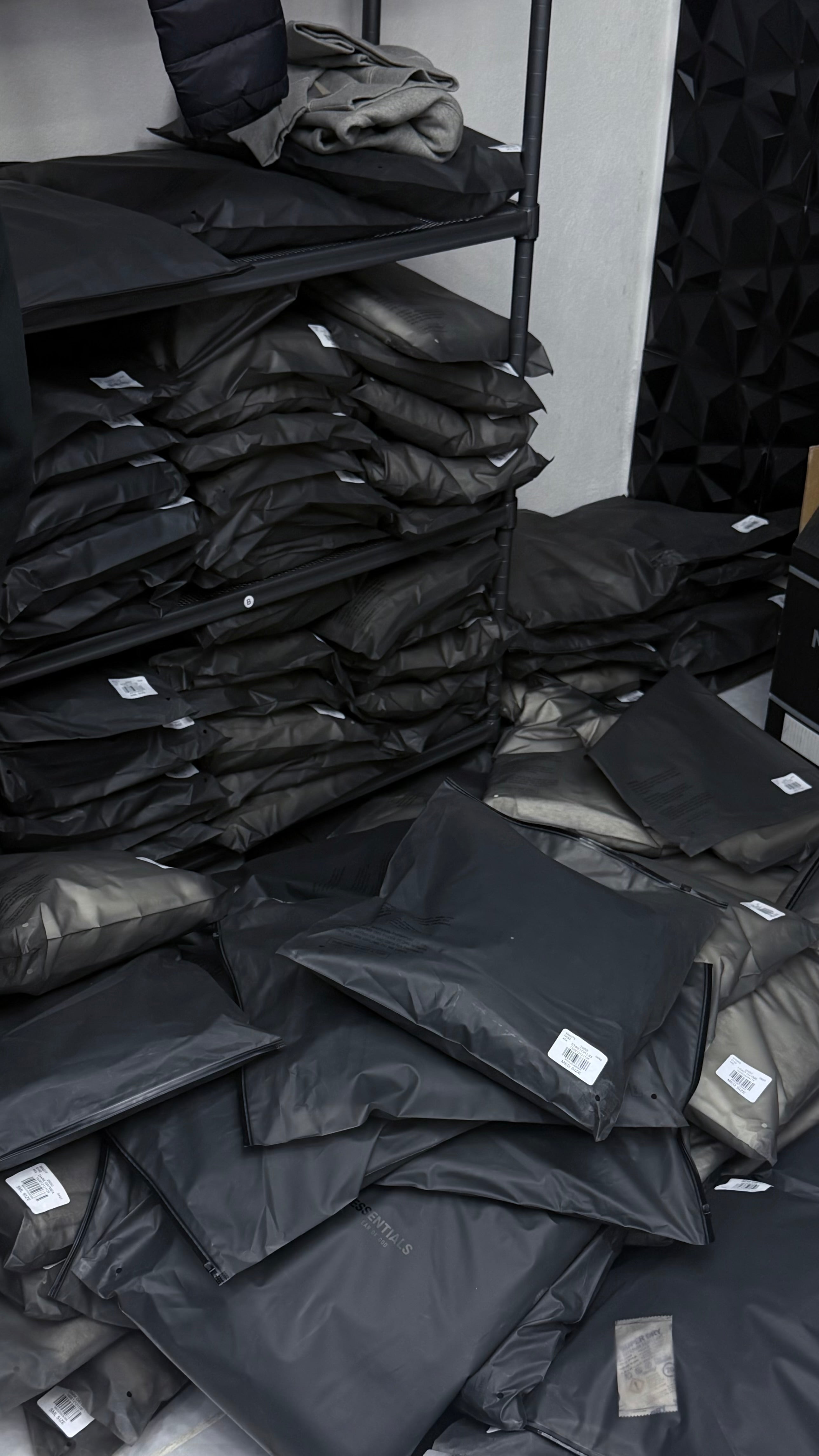 CLOTHES